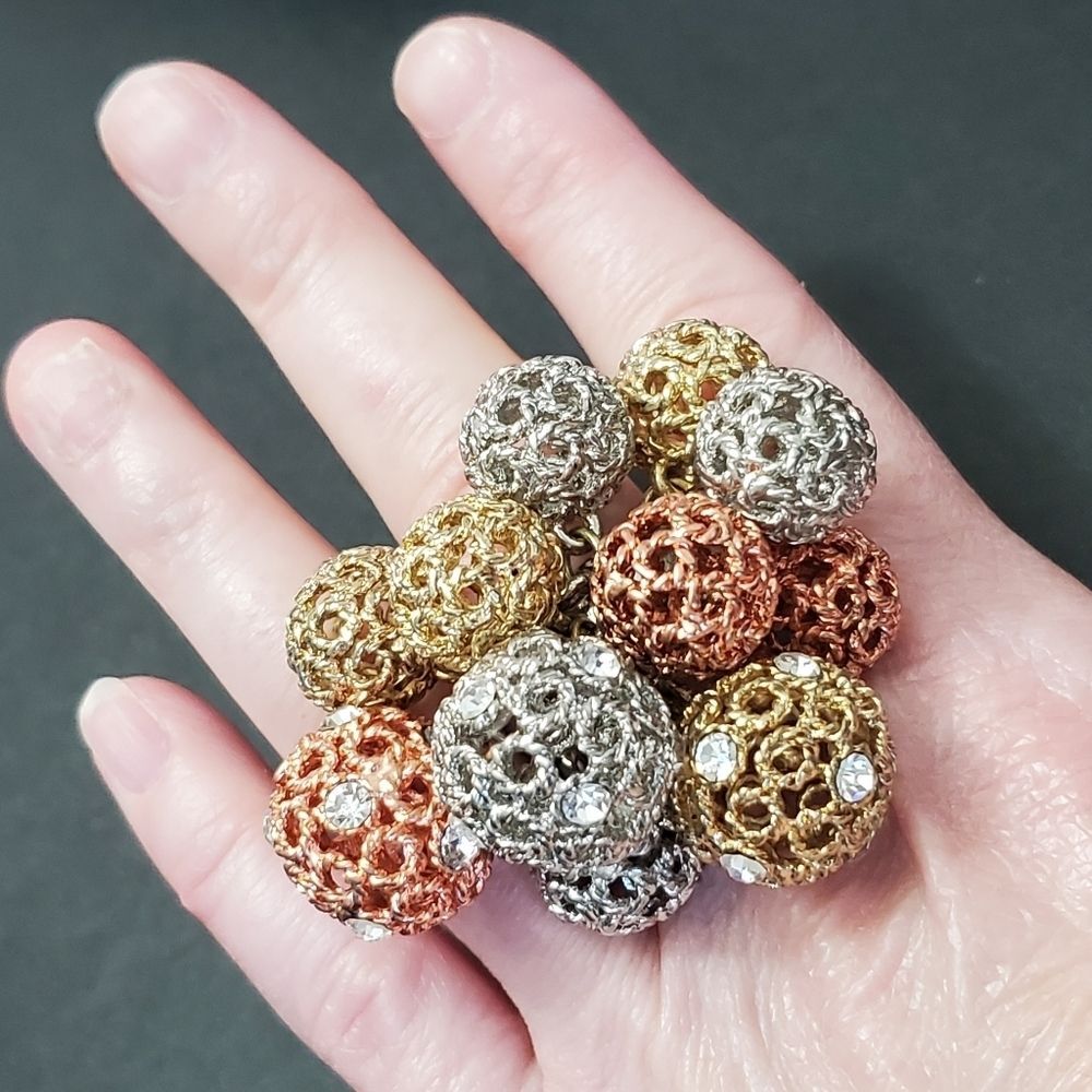 Multi tone mesh-like balls ring - Picture 2 of 8